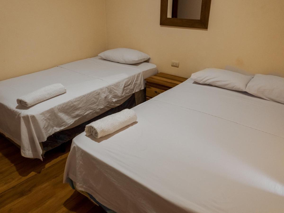 Puerto López Hostal Tortuga Dorada מראה חיצוני תמונה