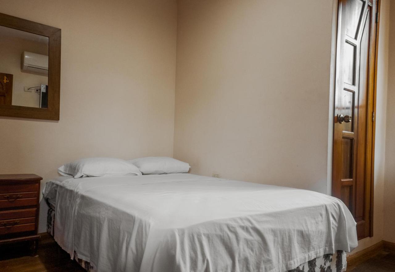 Puerto López Hostal Tortuga Dorada מראה חיצוני תמונה