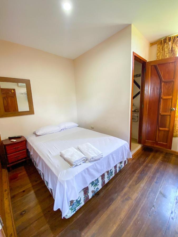 Puerto López Hostal Tortuga Dorada מראה חיצוני תמונה