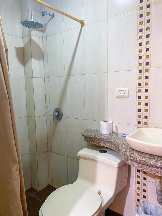 Puerto López Hostal Tortuga Dorada מראה חיצוני תמונה